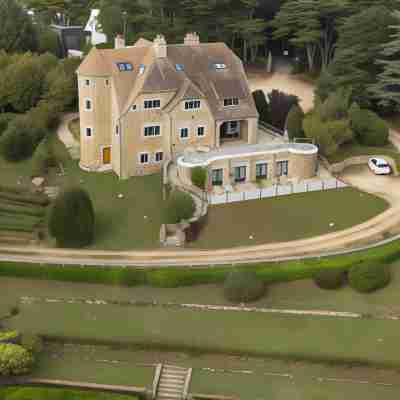 Manoir Dalmore Hotel Exterior