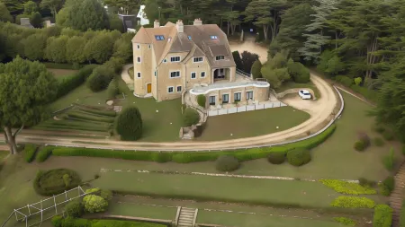 Manoir Dalmore Отели в г. Неве