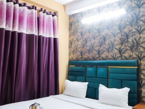 Roomshala 126 Mannat Inn - Laxmi Nagar