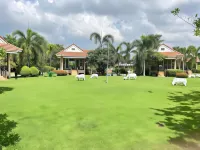Reuan Chom Dao Resort Hotels in 