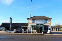 Dog and Partridge Inn Hotels in Calne
