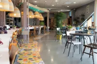 Greet Hotel Rennes Pacé Hotels in Les Iffs