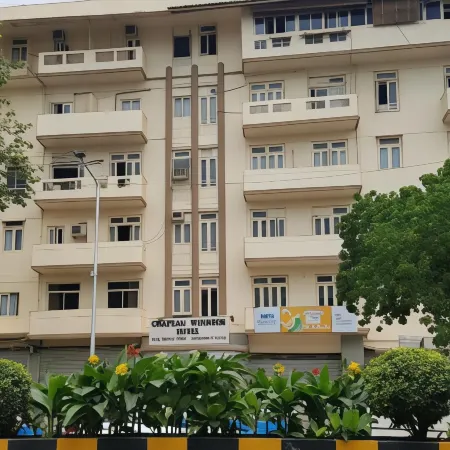 Chateau Windsor Hotel - Marine Drive Отели рядом с достопримечательностью «Марин Лайнс»