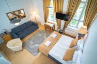 Boutique Hotel Willa Aria Hotels near Päivärannan Ruusu ja Hautauspalvelu Saari Ky