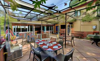 Logis Hotel le Chêne Vert
