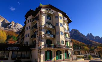 G. Hotel des Alpes (Classic since 1912)