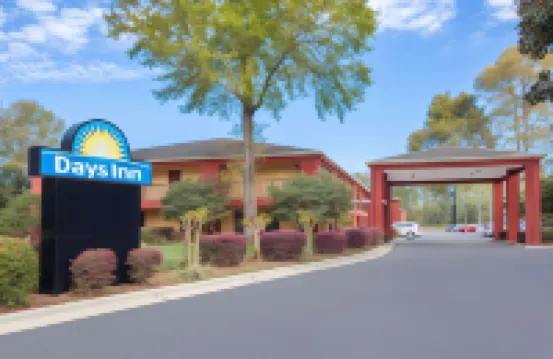 Days Inn by Wyndham Pensacola I-10