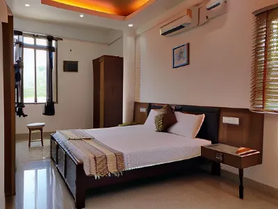 Hotel Mudra Midtown Suites & Rooms Shree Sarva Siddhi Maha Ganapathy附近的飯店