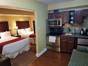 Bayside Inn & Waterfront Suites