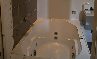 Chaucer Palms Boutique B&B
