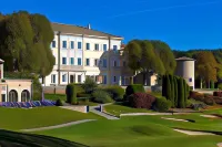 Château et Golf de Taulane Hotels in Angles
