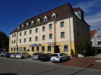 Hotel Zu Den Drei Kronen Hotels near Münster Zu Unserer Lieben Frau