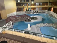 Suburban Studios, Kearney - piscina