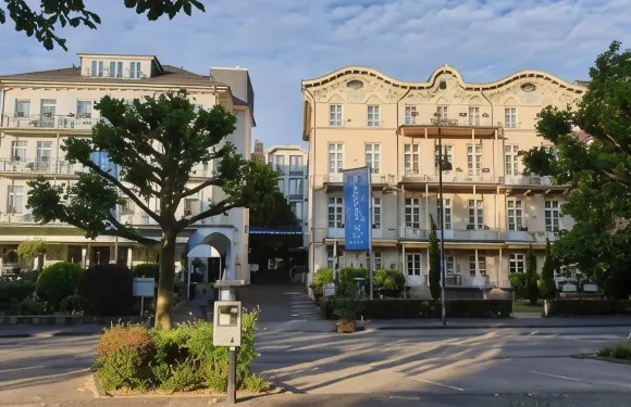 巴特洪堡公園酒店