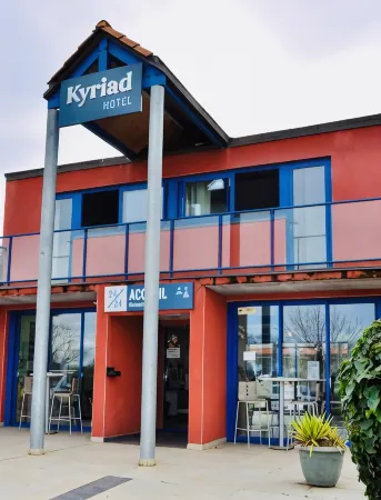 Kyriad Toulouse Sud - Roques Отели в г. Лонгаж