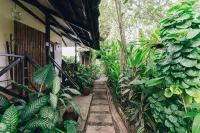 Himaya Hotel di 