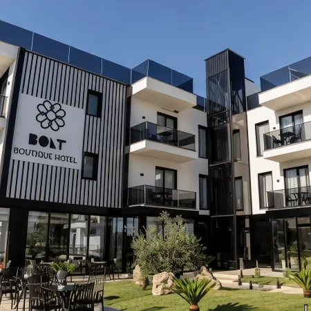 Bolt Boutique Hotel