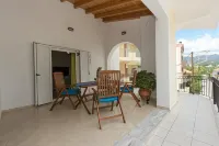 Thano's Stylish Flat Just 150m to the Beach