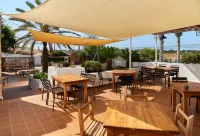 Hostal Illes Pitiüses Hotels in Es Pujols