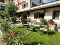 Hotel le Divona "au Coeur de Divonne" Отели в г. Жекс