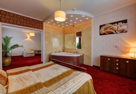 4. 호텔 하브로비 ..