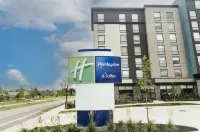 Holiday Inn Express & Suites Toronto Airport South