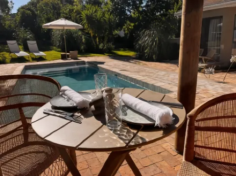 Kokon Boutique Guesthouse Отели рядом с достопримечательностью «Vergelegen Wine Estate»