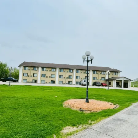 Super 8 by Wyndham Clear Lake