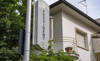 Hotel President - Vintage Hotel in Centro