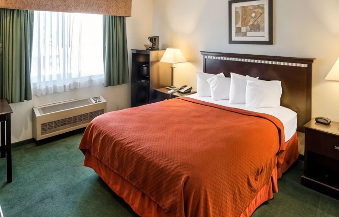 Quality Inn Near Northtown Mall & National Sports Center