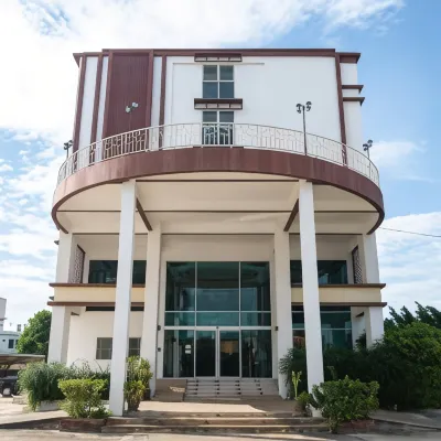 River Hotel - The Outstanding Venues Nakhon Pathom Hotels near Senam Chan Palace