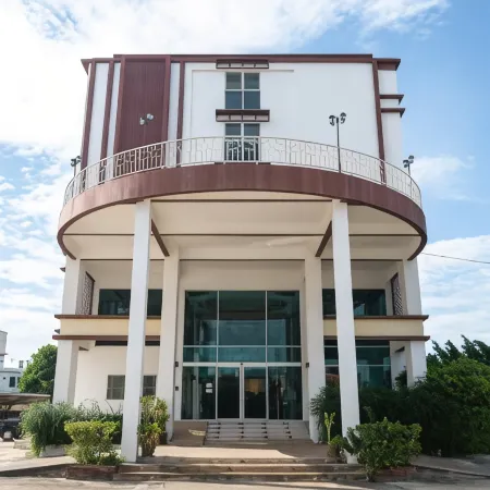 River Hotel - The Outstanding Venues Nakhon Pathom Отели рядом с достопримечательностью «Пхра Патхом Чеди»