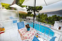 Lions Apartments Hotels in Poros