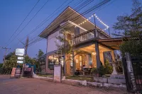 Yoji House and Cafe Hotels in 