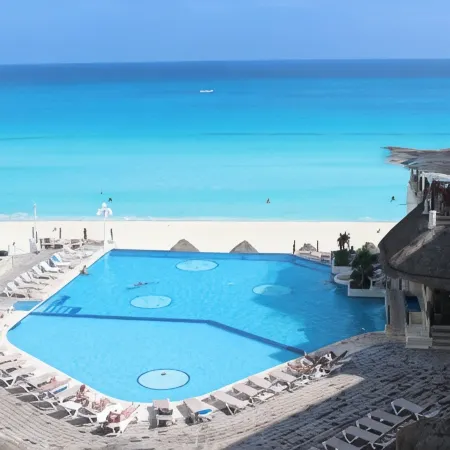 Cancun Plaza - Best Beach