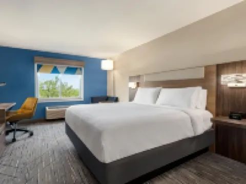 Holiday Inn Express & Suites ALBANY AIRPORT AREA - LATHAM by IHG Hotels in Latham