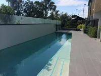 The Glen Hotel and Suites - piscina