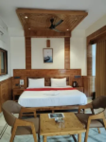 Hotel cm Palace - Pure Vegetarian