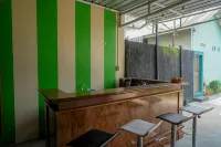RedDoorz Syariah Near Terminal Mendolo Wonosobo 2 Hotel di Kertek