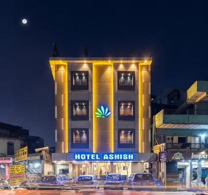 Hotel Ashish - 3 ดาว