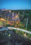 Travelers Rest Treasure - Pets Welcome    Sleeps 8 - 3 Bedroom 2 Bath Hotels near White Rabbit Fine Arts Gallery