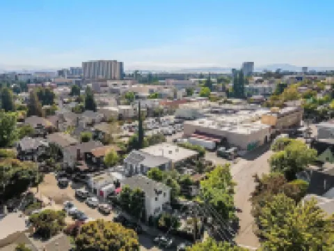 Luxury Retreat with Private Au Pair Suite