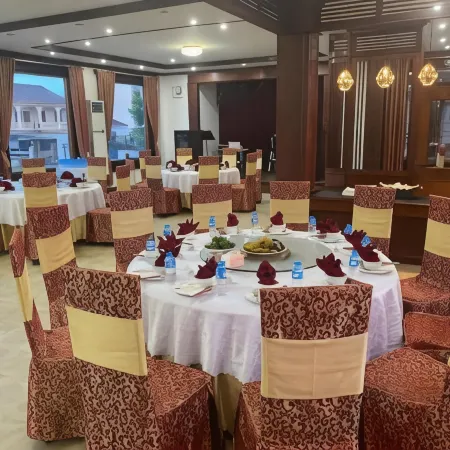 Anoulackkhenlao Hotel Отели в г. Пхонсаван