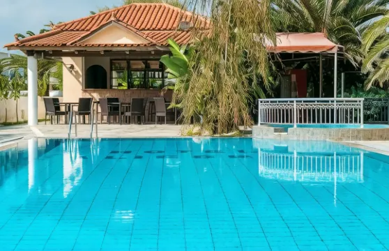 加利福尼亞海灘酒店 - 限成人