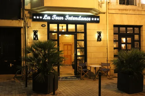 Hôtel la Tour Intendance - 3-Star