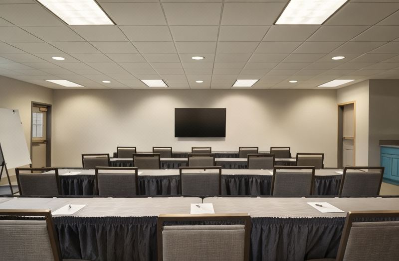Country Inn & Suites by Radisson, Coralville, IA photo 3