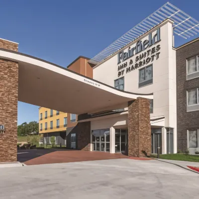 Fairfield Inn & Suites Kansas City Shawnee Hotels near PowerPlay Entertainment Center