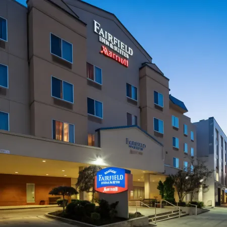 Fairfield Inn & Suites Seattle Bremerton Отели в г. Парквуд