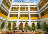 Bloom Boutique | Signature Towers