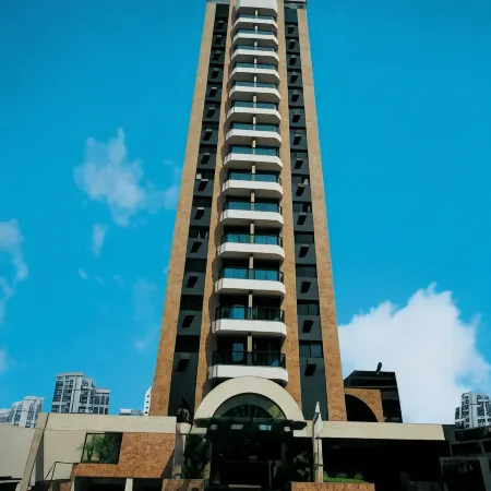 Estanplaza Nações Unidas Отели рядом с достопримечательностью «Бизнес-центр Tower Bridge Corporate»